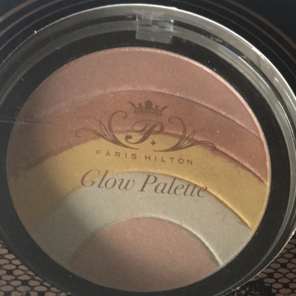 NEW Paris Hilton Glow Palette Makeup Highlighter - Picture 3 of 6